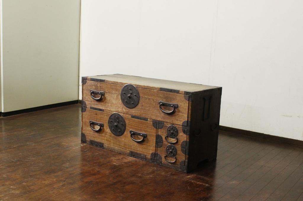 使いこまれた風合いが良い総桐時代箪笥 桜丸金具/収納/古家具/チェスト和モダン