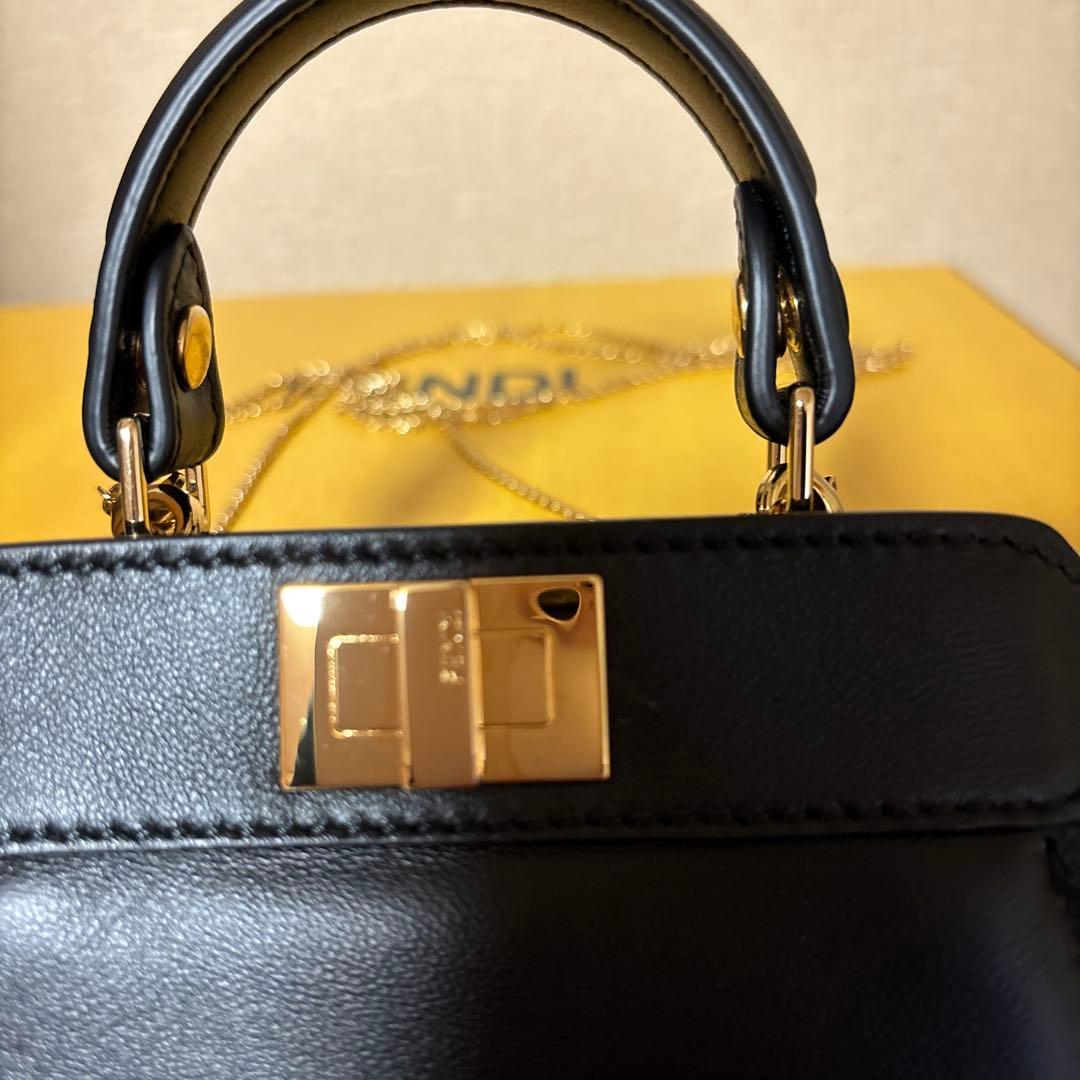 FENDIナノピーカブー