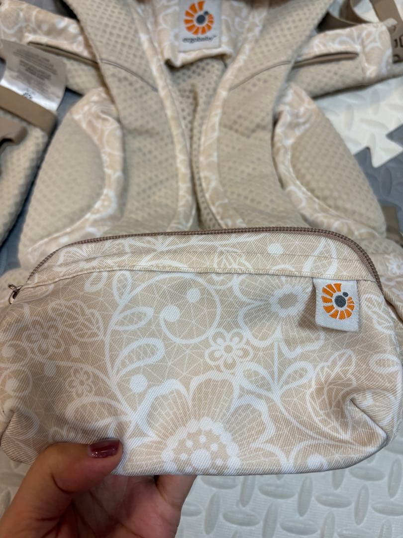 メッシュ抱っこ紐 クリーム色 花柄