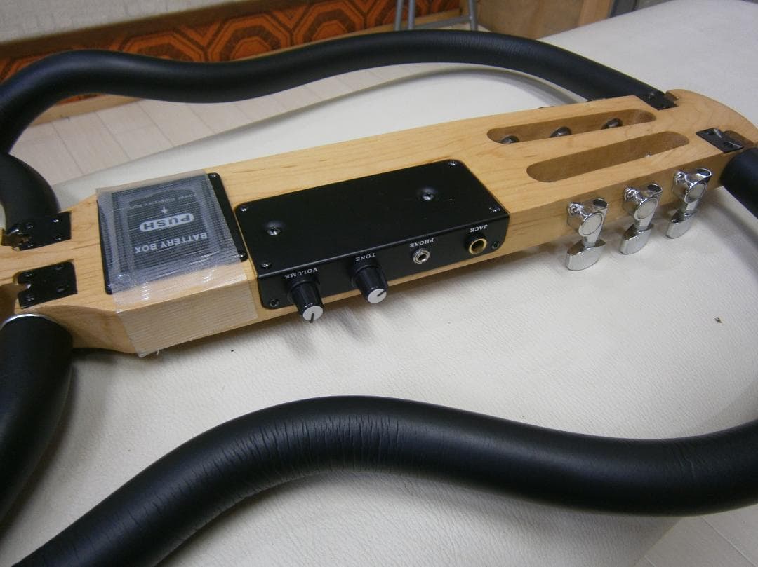 Ａrtisan＜サイレント・トラベルギター＞折り畳みタイプ