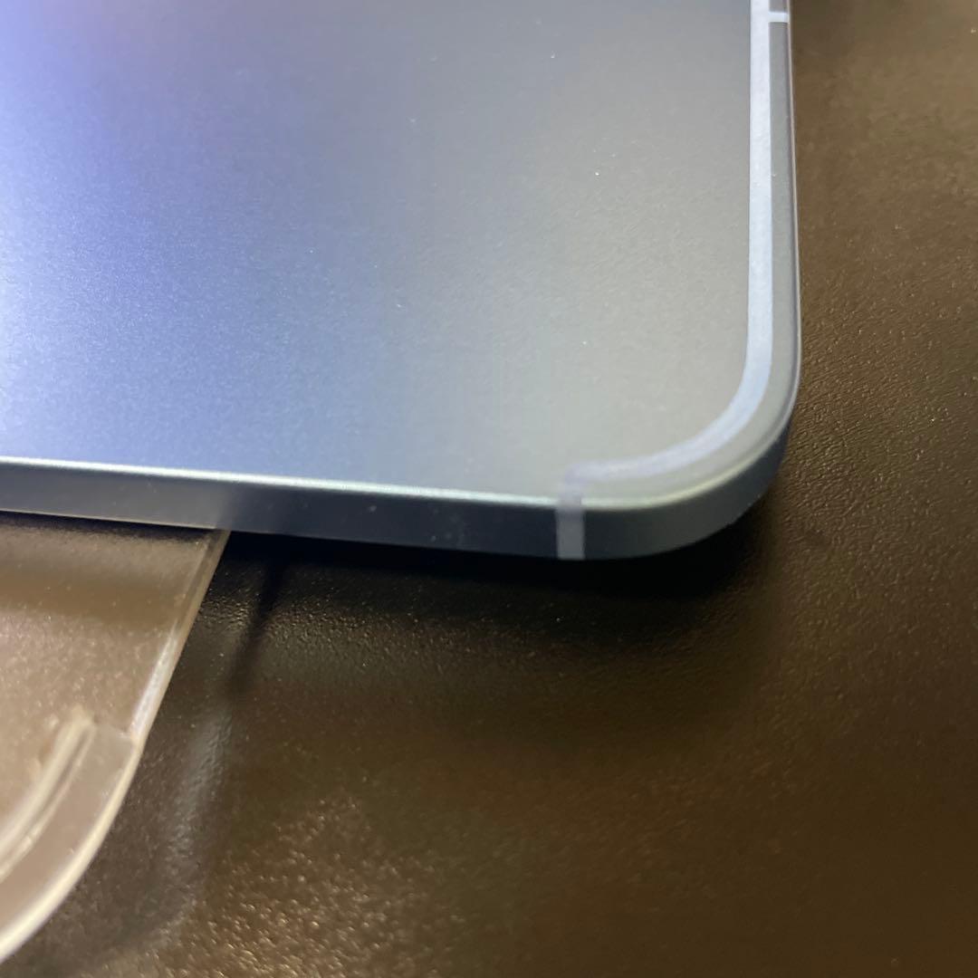 iPad第10世代本体　超美品　付属品付き　ケース付き保護シール貼ってあります