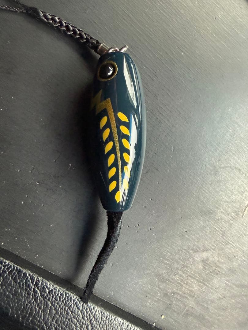 つり上げ守り　稲妻