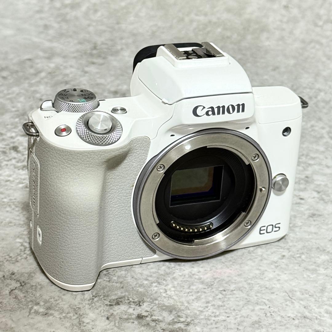 専用☆ジャンク☆キヤノン EOS KISS M ホワイト ボディのみ/CANON