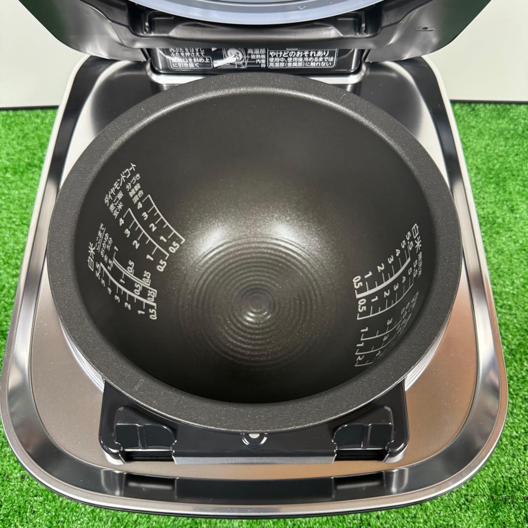未使用品 東芝 TOSHIBA RC-10ZWW-K　炎匠炊き 炊飯器