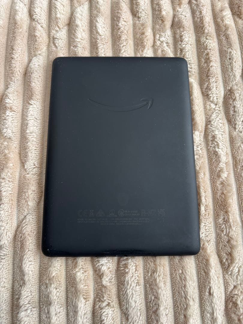 Kindle paperwhite 11世代 8G 広告なし　カバー付