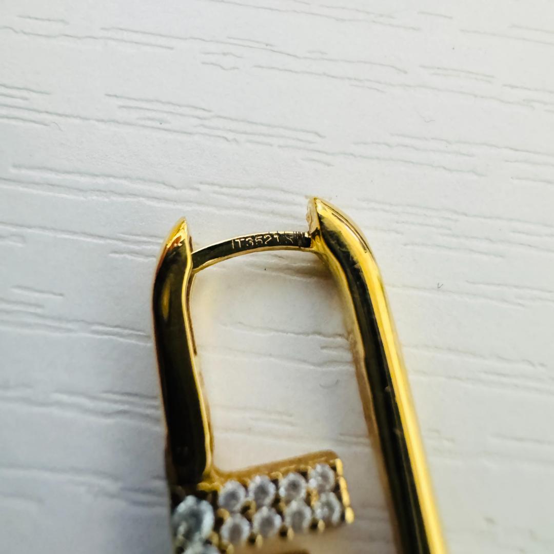 FENDI フェンディ　オーロック　ピアス　ラインストーン　ゴールド　片耳