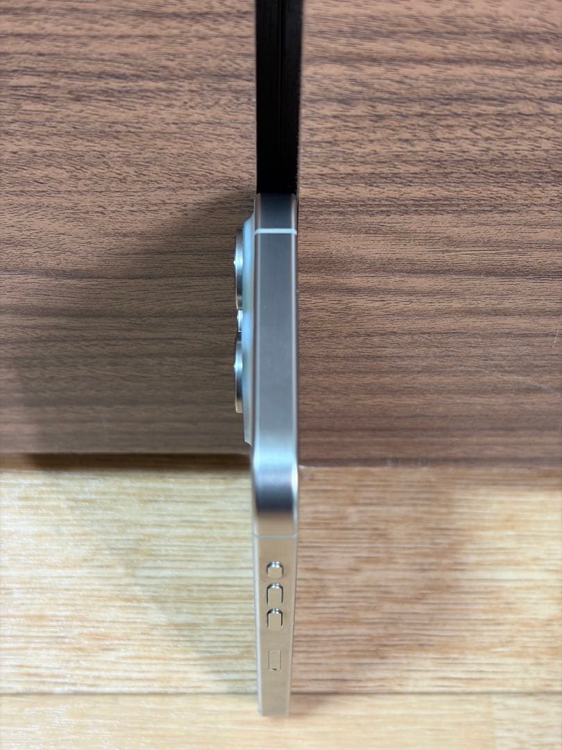 iPhone 15 Pro Natural Titanium 256GB 中古