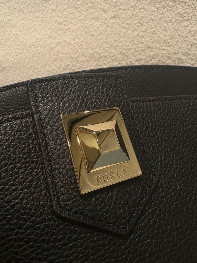 あ*き様 美品　FURLA ブラック ショルダーバッグ