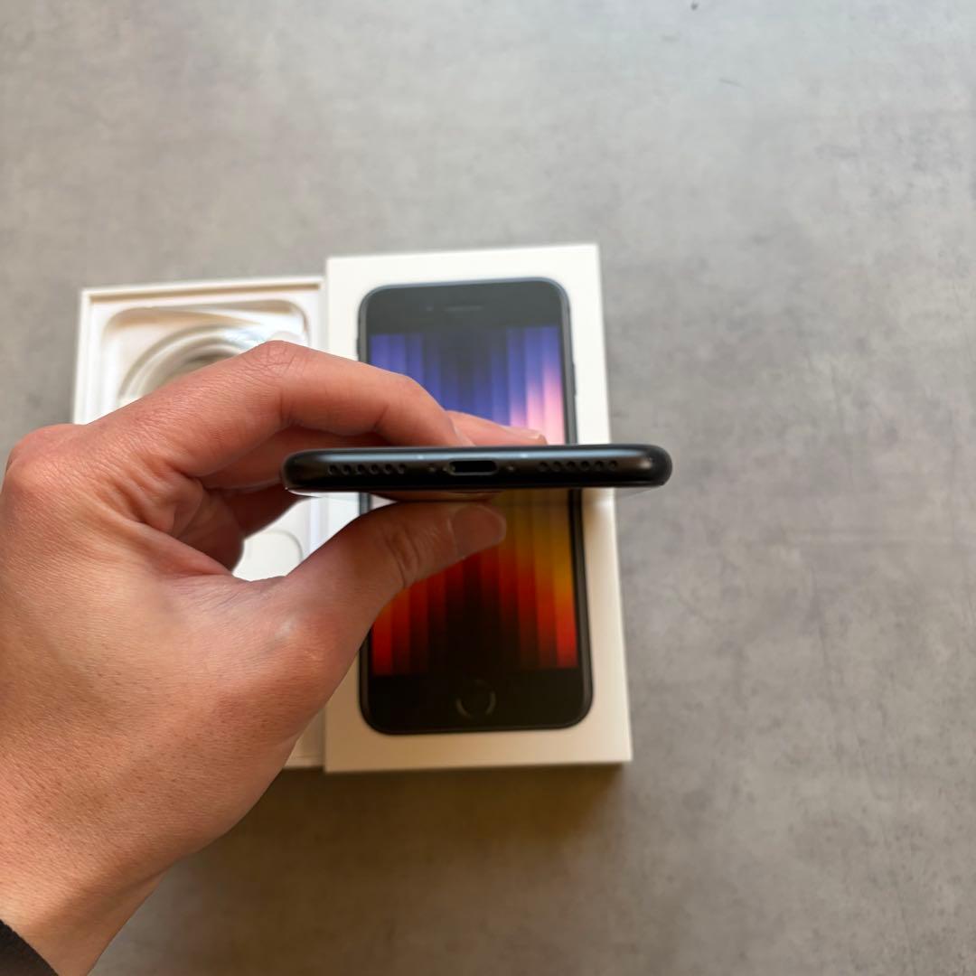 SIMフリー Apple iPhone SE 第3世代 ミッドナイト付属品完備