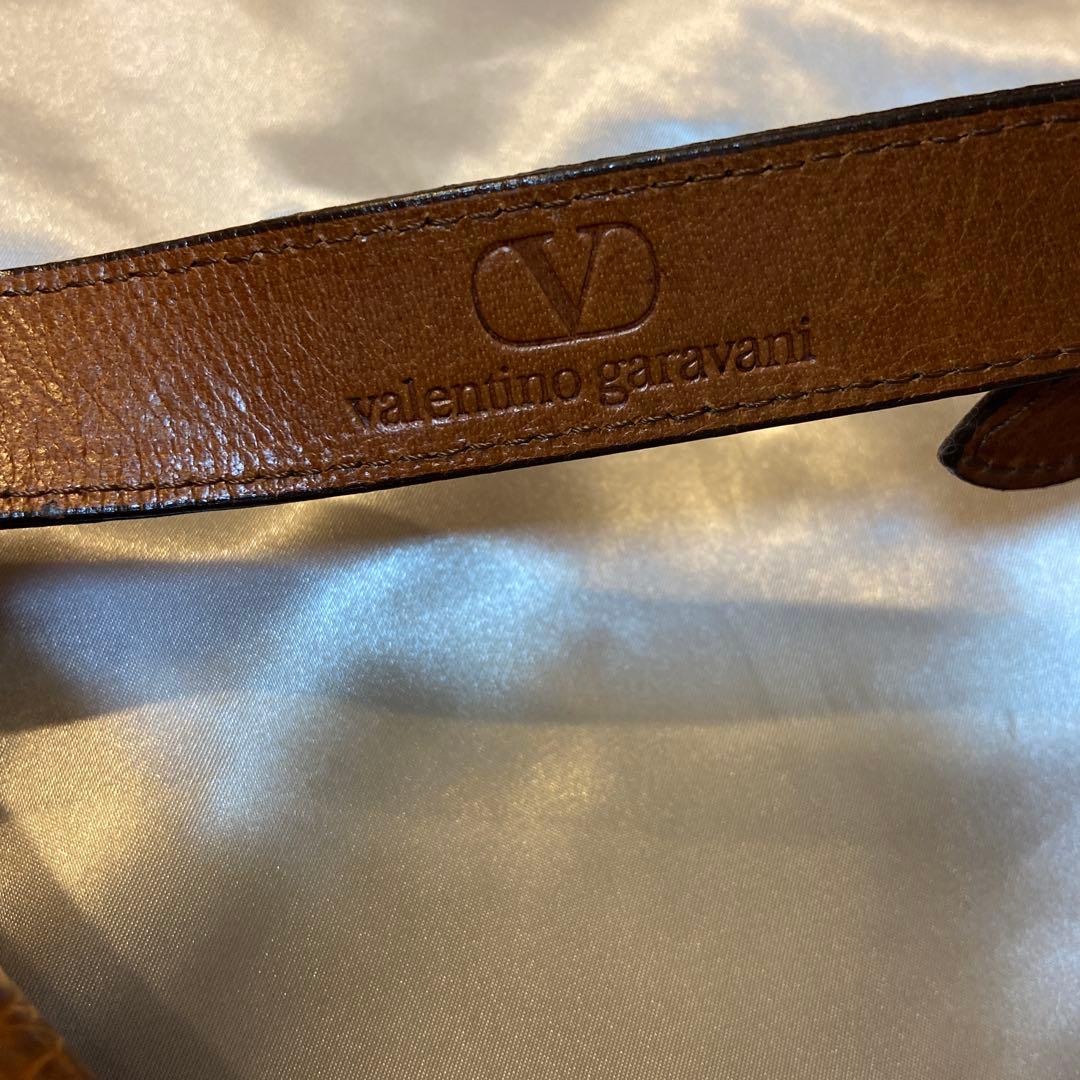 valentino garavani オールレザーショルダーバッグ ハーフムーン