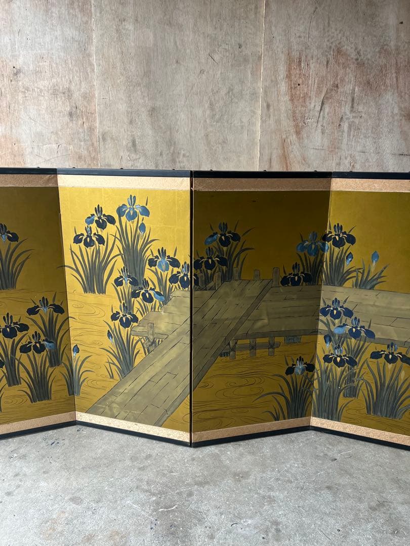 アイリスの花の金屏風