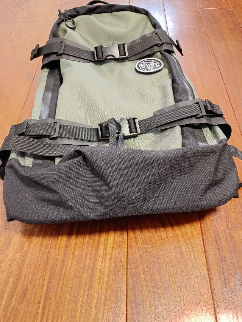 美品 RAIN or SHINE レインオアシャイン　バックパック13L