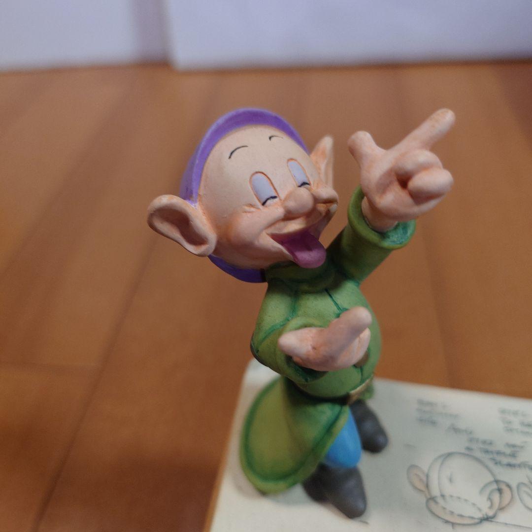 【美品】　ディズニー白雪姫の小人のフィギュア付きボックス