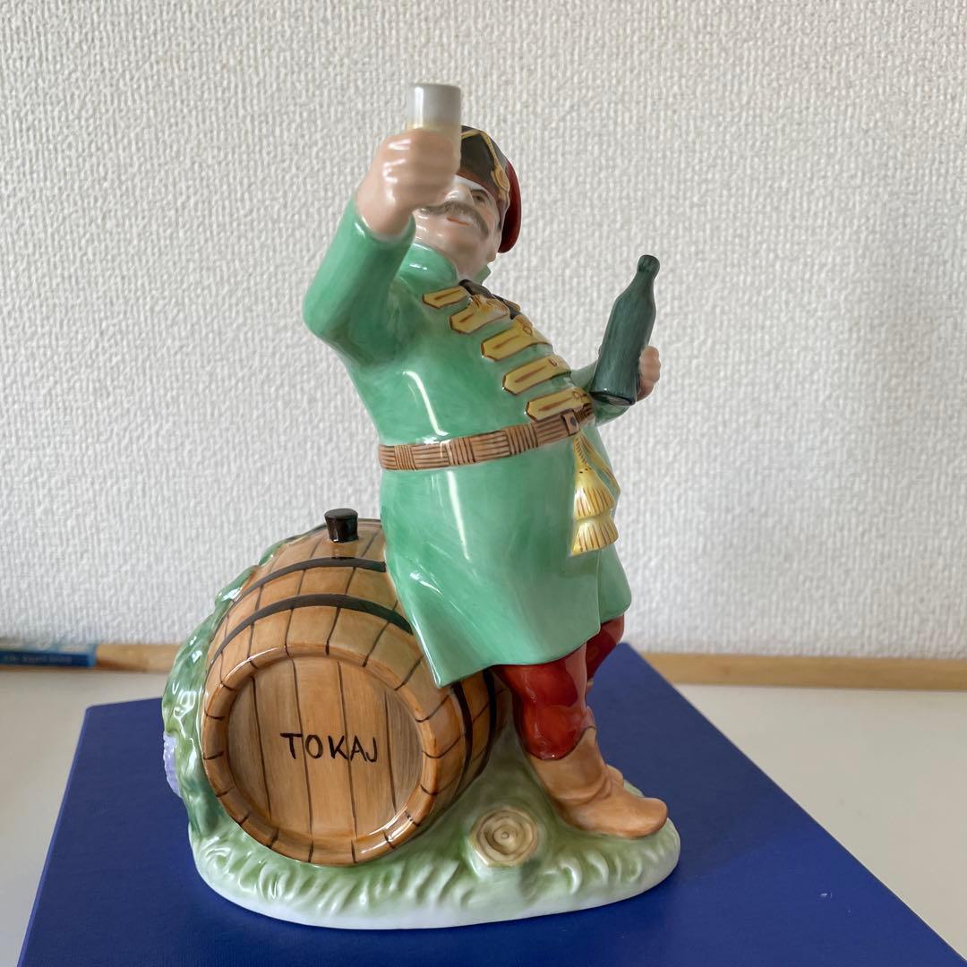 TOKAJI・wine樽の男性・高さ１８cm・陶器製・HEREND・