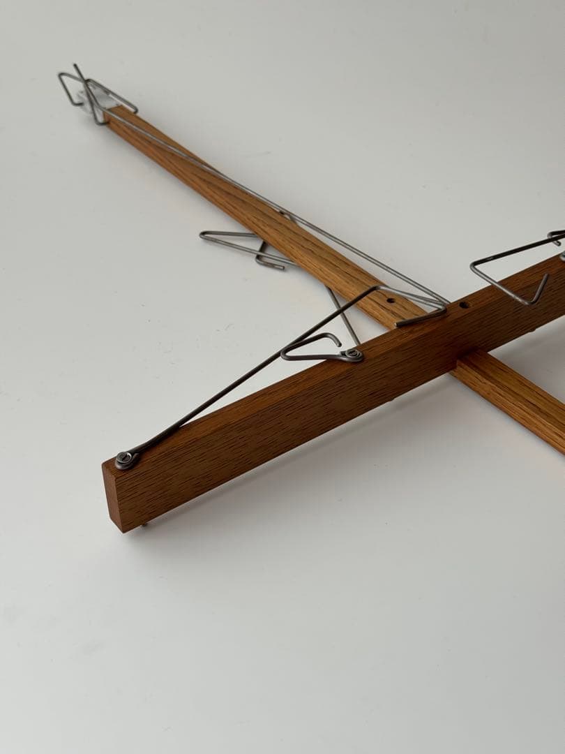 chikuni book on the wall チクニ