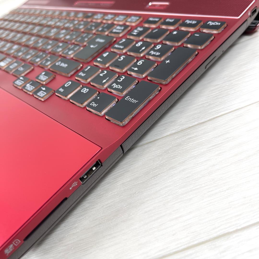 富士通 第8世代 i7 新品SSD512＋HDD メモリ16 ノートパソコン