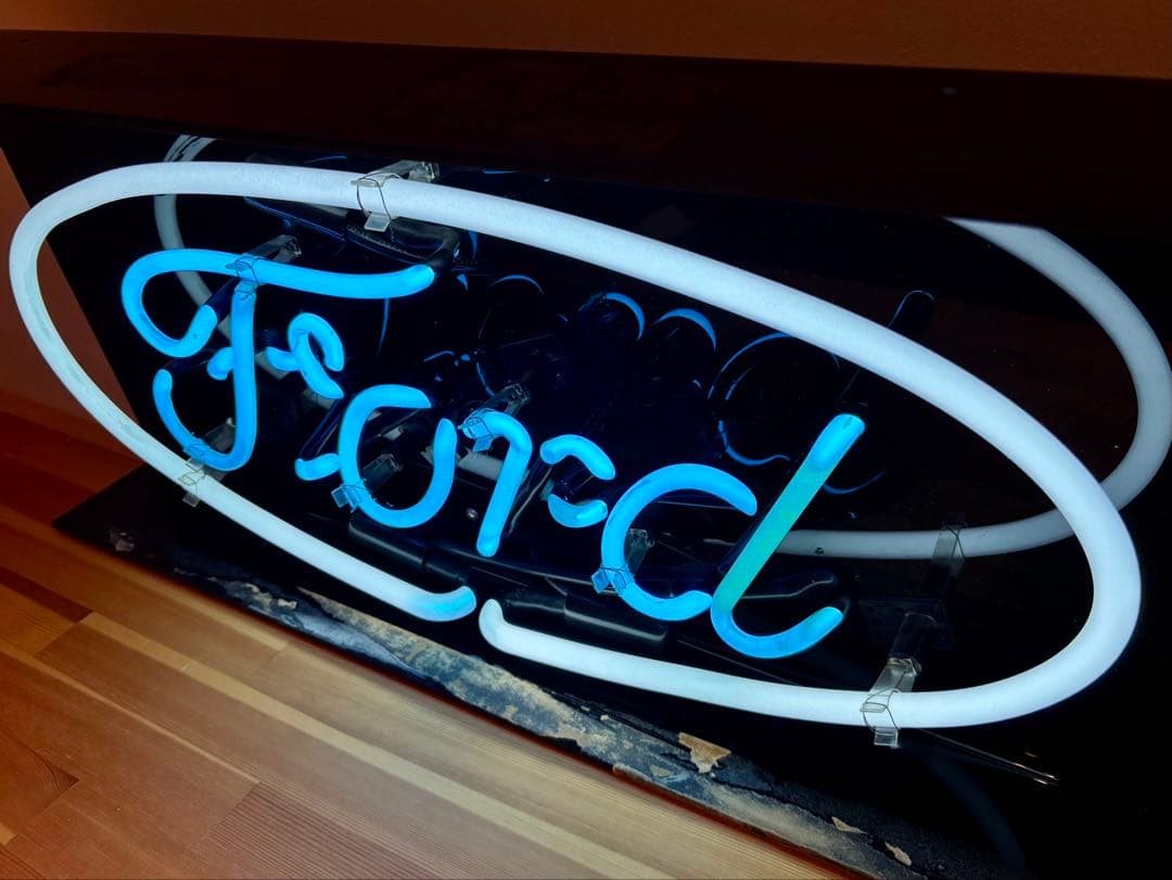 ネオンサイン　Ford ② ガレージ　アメ車