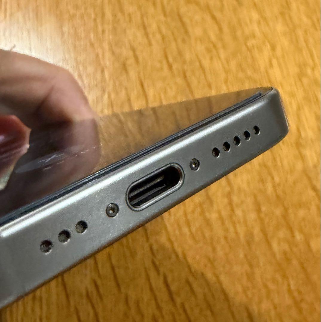 iPhone 15 Pro ナチュラルチタニウム 本体