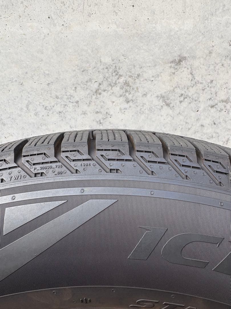 [n.t］235/60/R18 Pirelli Ice 24年製造