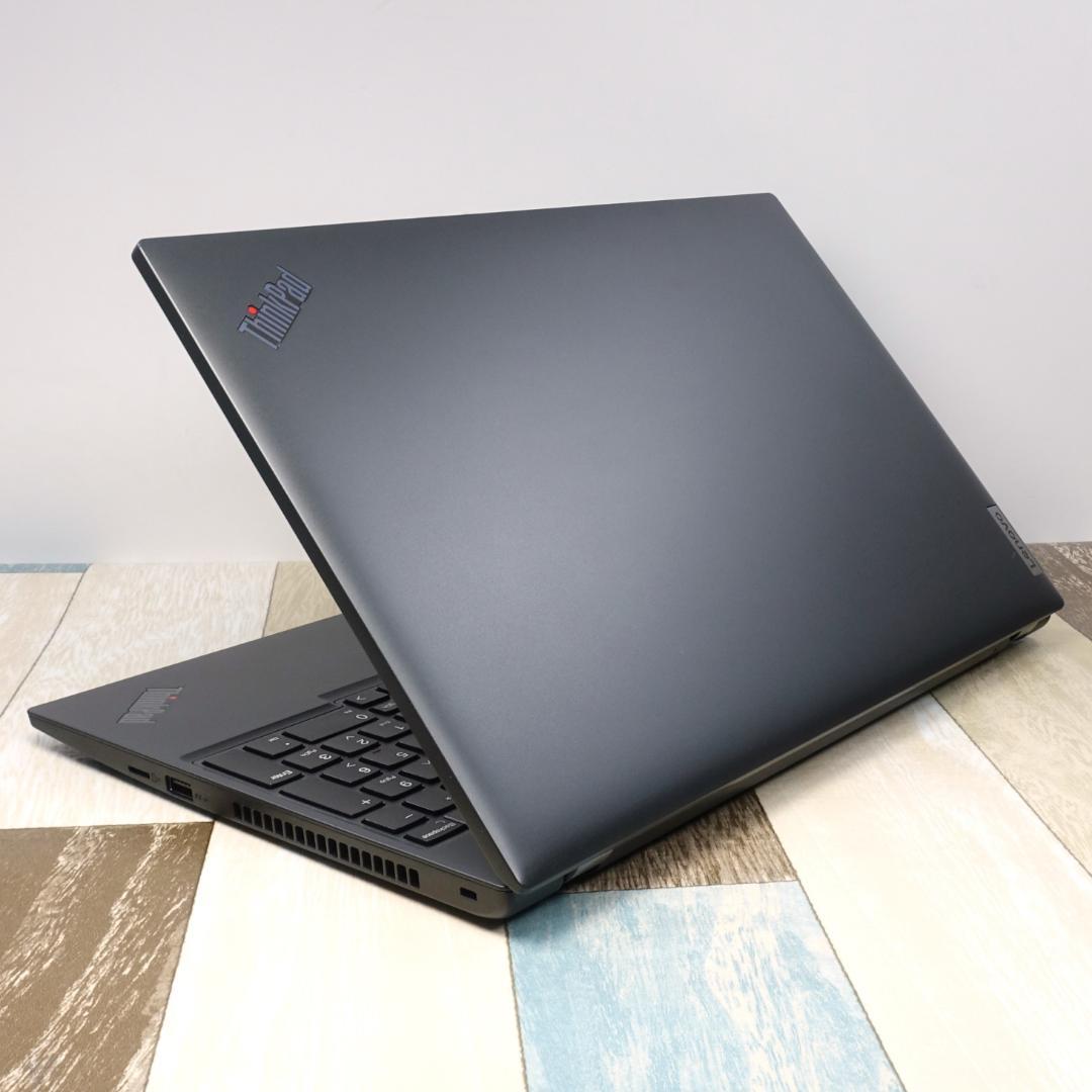 未使用に近いレベルの極美品✨１０コアの１２世代コアｉ５に超高速ＳＳＤ✨ＩＰＳ液晶