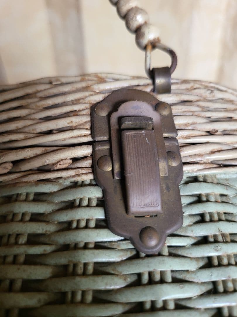 バスケット　カゴ　藤　木製ビーズ の 取っ手　レトロ　古道具