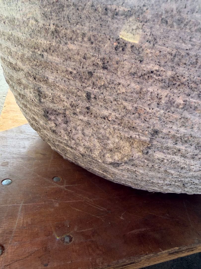 送料込み 餅つき 石臼 鉢形 餅臼 本格派タイプの餅つき石臼 取手付き 美品