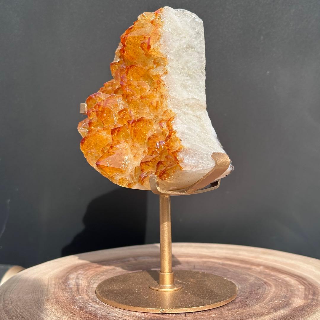 天然石シトリンの月　置物　台座付きG.64