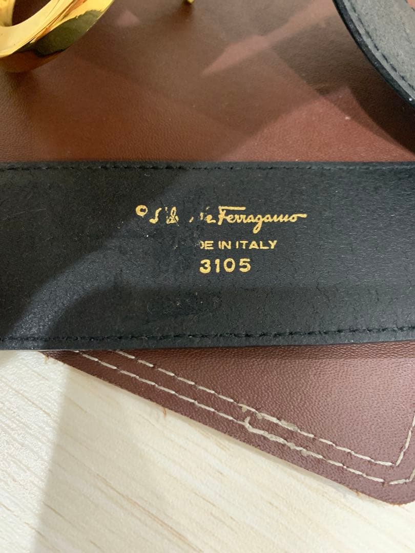 静*子様 Salvatore Ferragamo フェラガモ ベルト 黒 ゴール