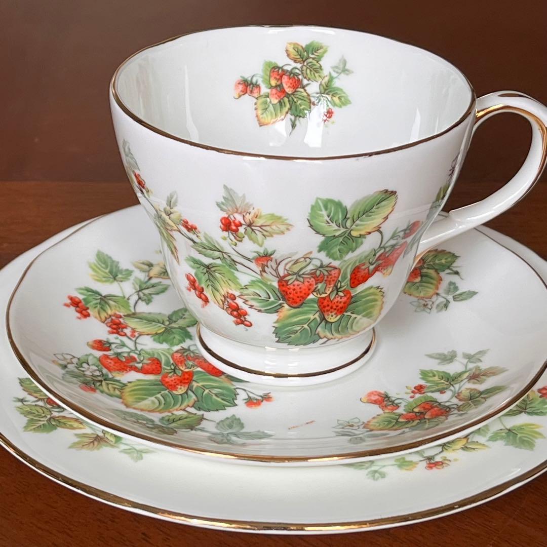 【英国ビンテージ】ダッチェス★ワイルドベリー★トリオ