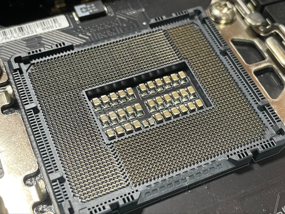 GIGABYTE B660I AORUS PRO DDR4 マザーボードメモリ付