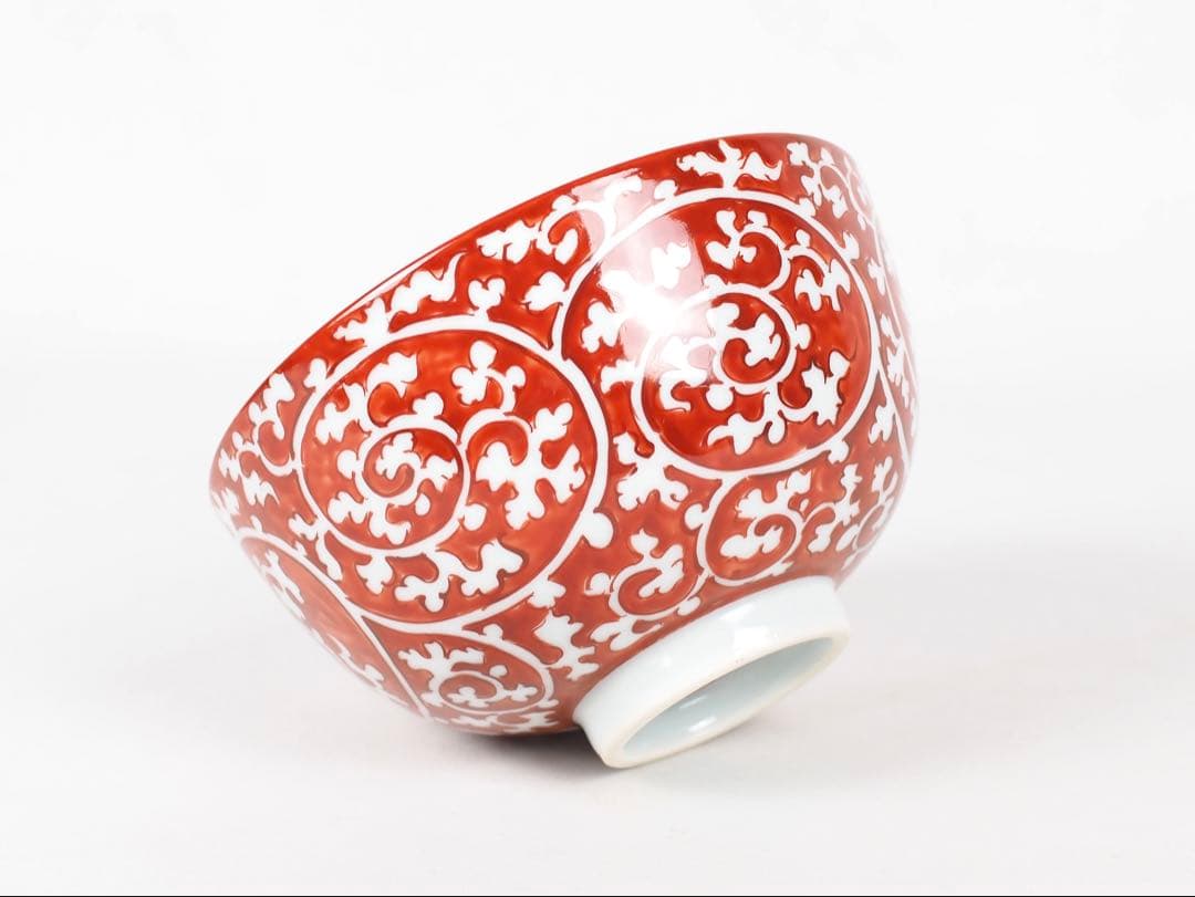 源右衛門窯 赤絵唐草濃 茶碗 有田焼 (付属品：共箱、栞)