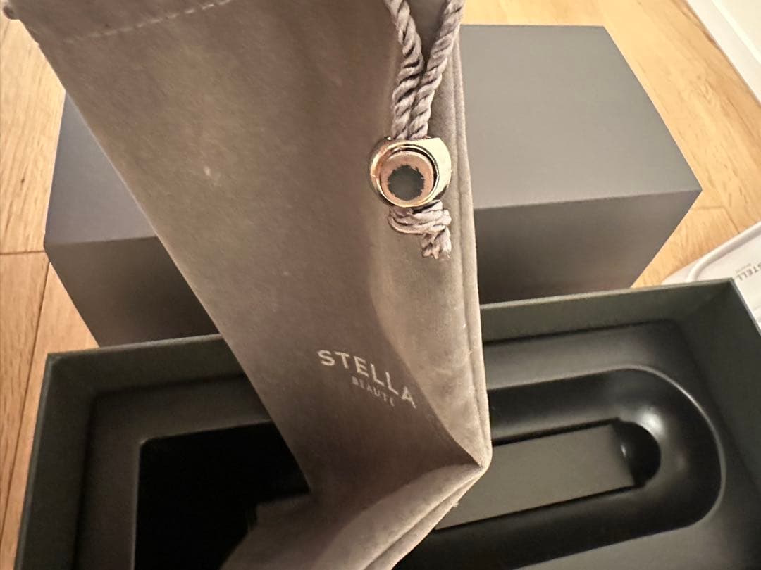 〈美品〉STELLA BEAUTE 美顔器 ホワイト