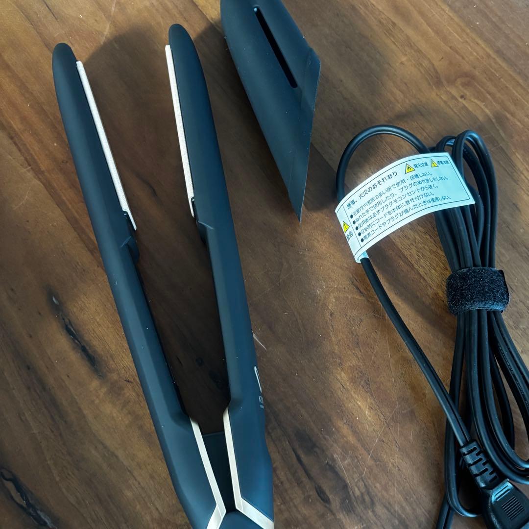 未使用　KINUJO 絹女 DS200 ストレートヘアアイロン ブラック