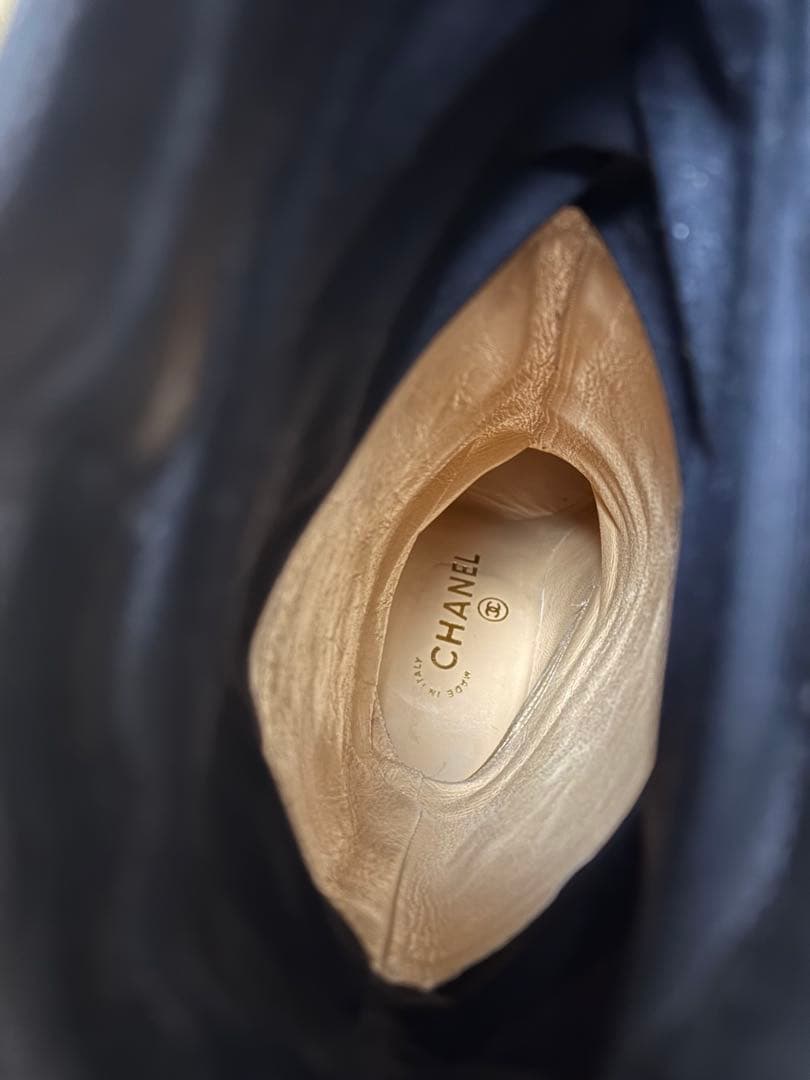 CHANEL シャネル ブラックレザー ロングブーツ バックル付き