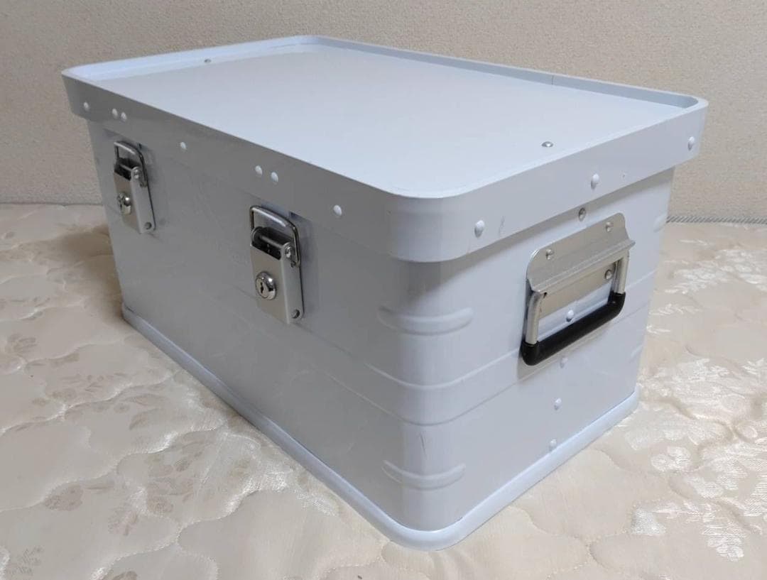 アルミコンテナ　鍵付き　サイドパネル　センターパネル　キャンプ　アウトドア