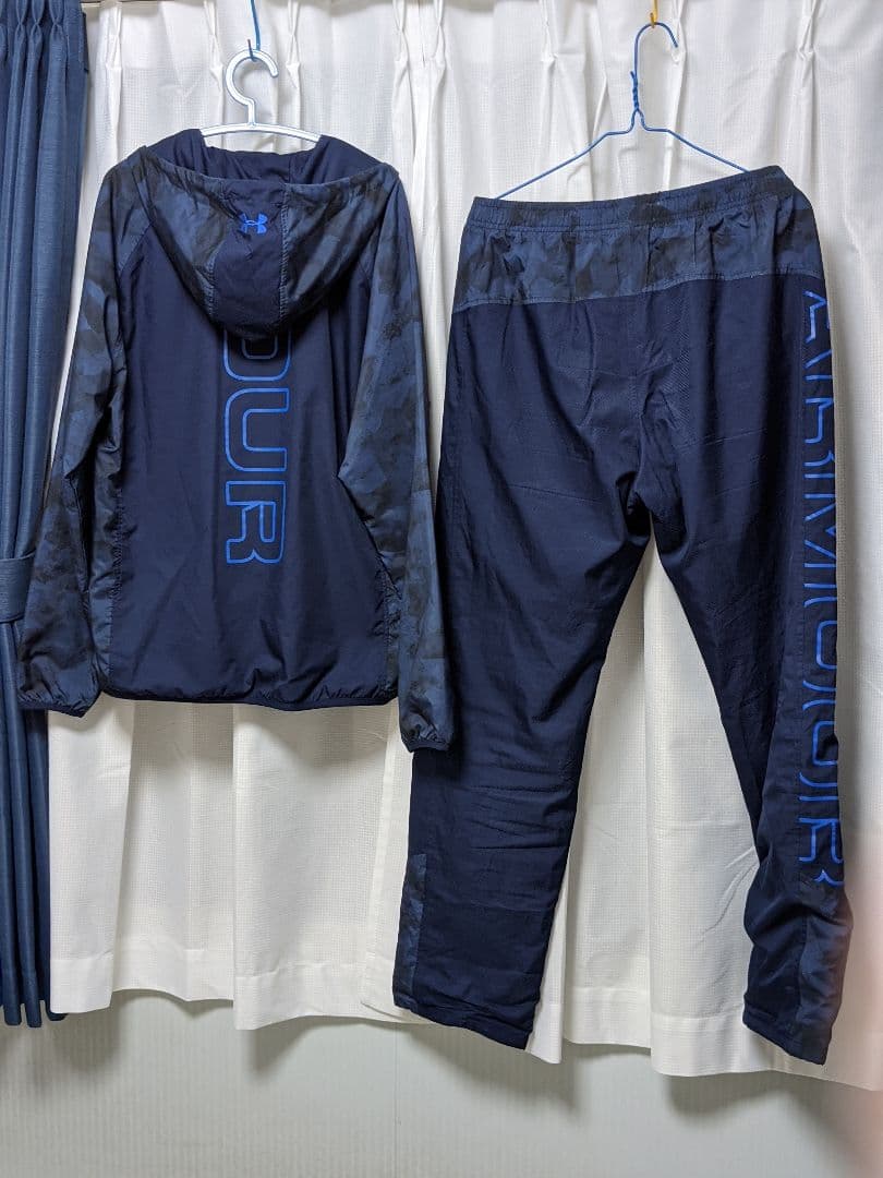 アンダーアーマー  ナイロンセットアップ