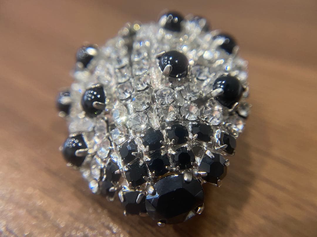 【美品】Christian Lacroix ラクロワ てんとう虫 ブローチ