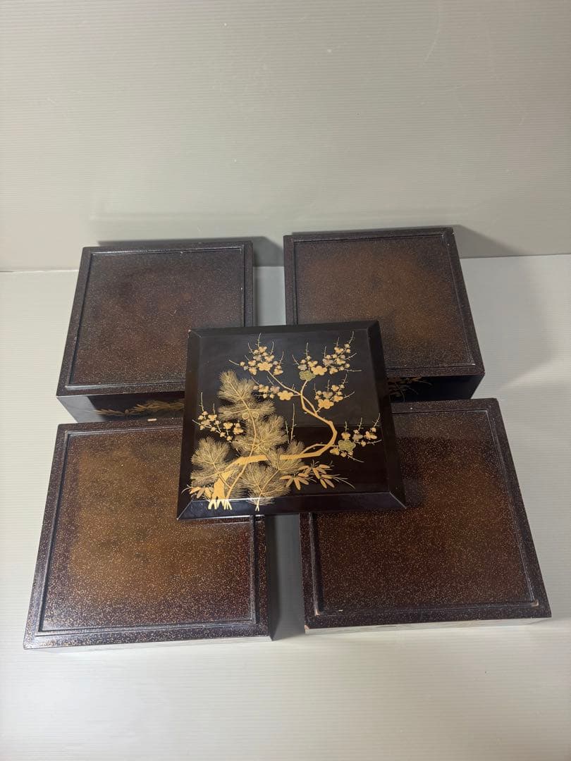 2087黒漆塗り沈金重箱　松梅金蒔絵　4重　高級