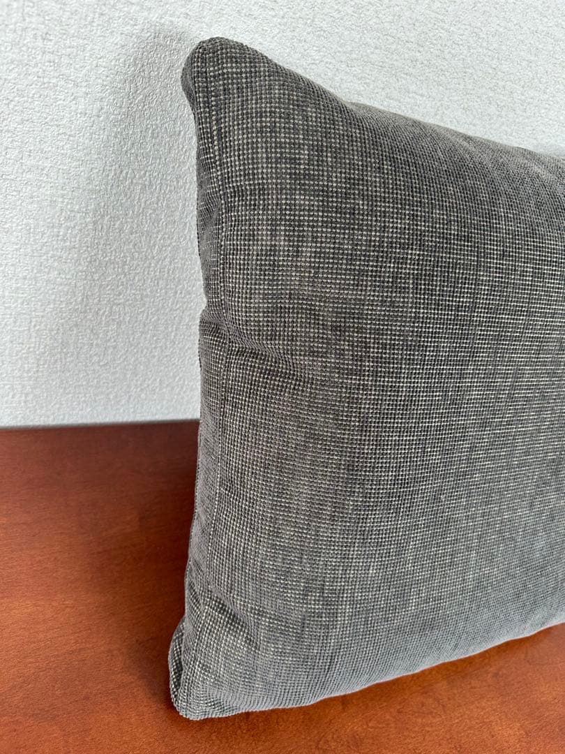 展示品 arflex アルフレックス クッション 天然羽毛 ※r2