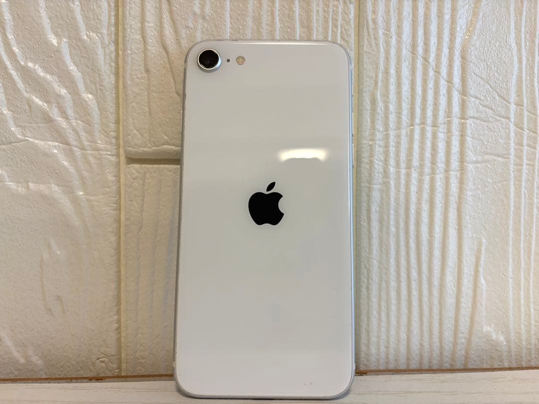 Apple iPhone SE 第3世代 64GB スターライト　ホワイト　白