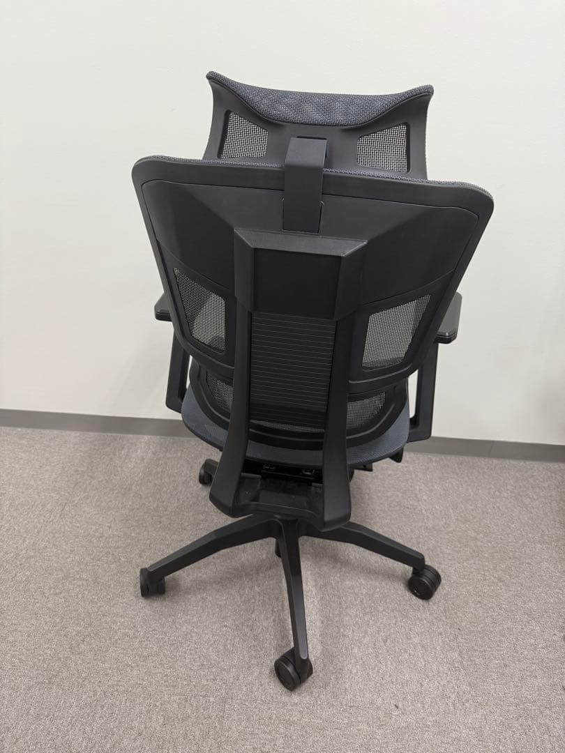 人間工学に基づいて作られた、姿勢を保つワークチェアGrowSpica pro黒