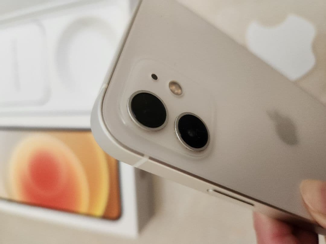 Apple iPhone 12 ホワイト 本体　128Ｇ　SIMフリー