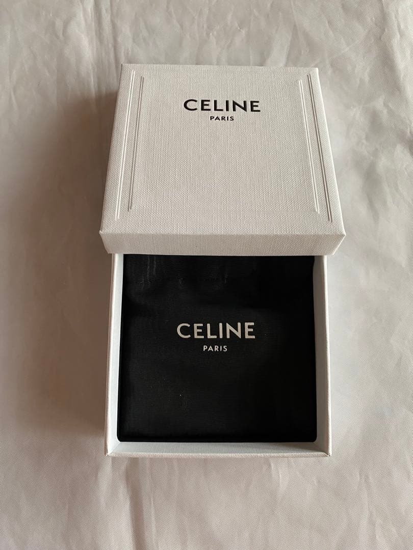 完売品　セリーヌ　新品未使用　鏡付きポーチ　ミラー　手鏡　スムースカーフスキン