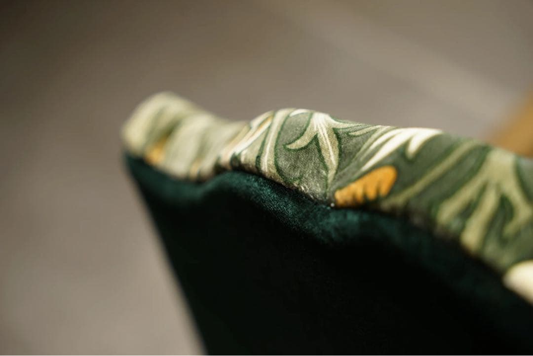 イギリスアンティーク　アームチェア　ヴィクトリアン様式WilliamMorris