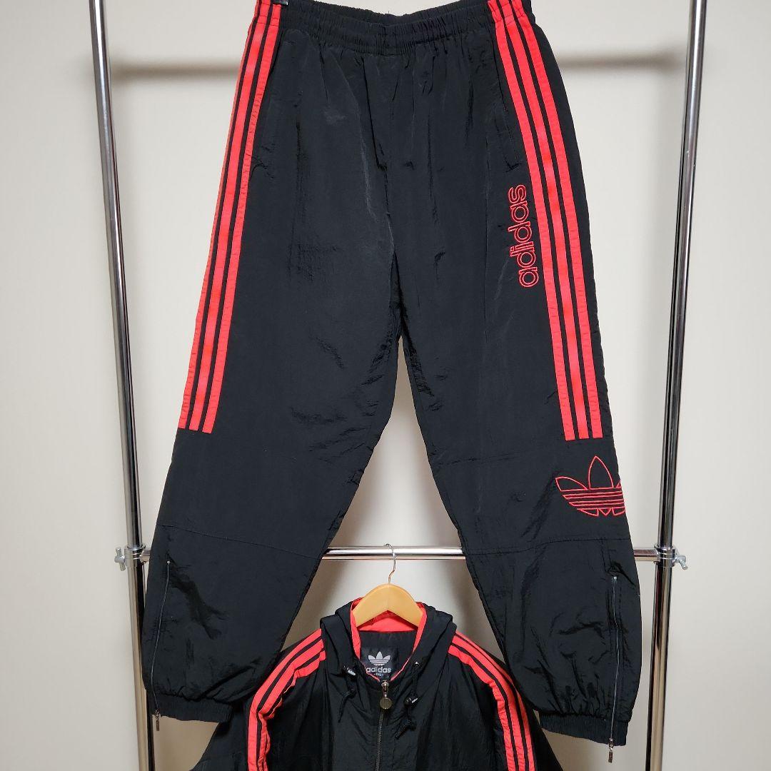 adidas　アディダス　珍しいナイロンセットアップ　キルティングライナー