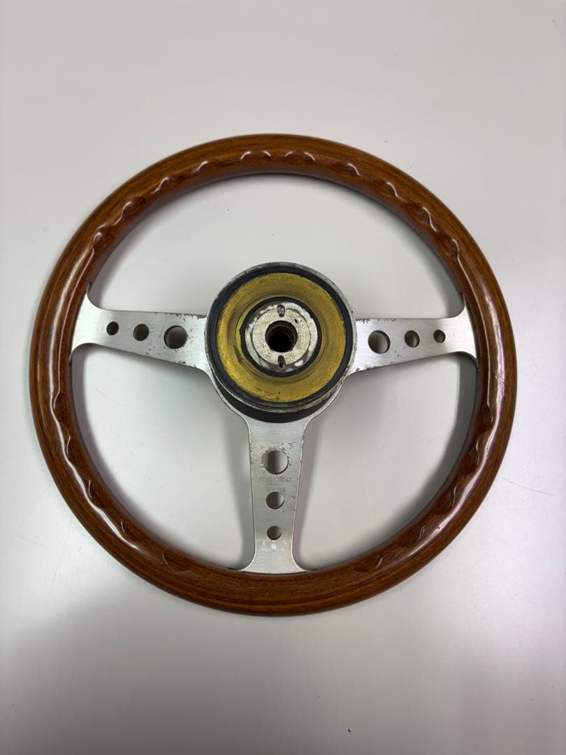 【値下げ】MOMO イタリア製　ウッドステアリング￼ボス付