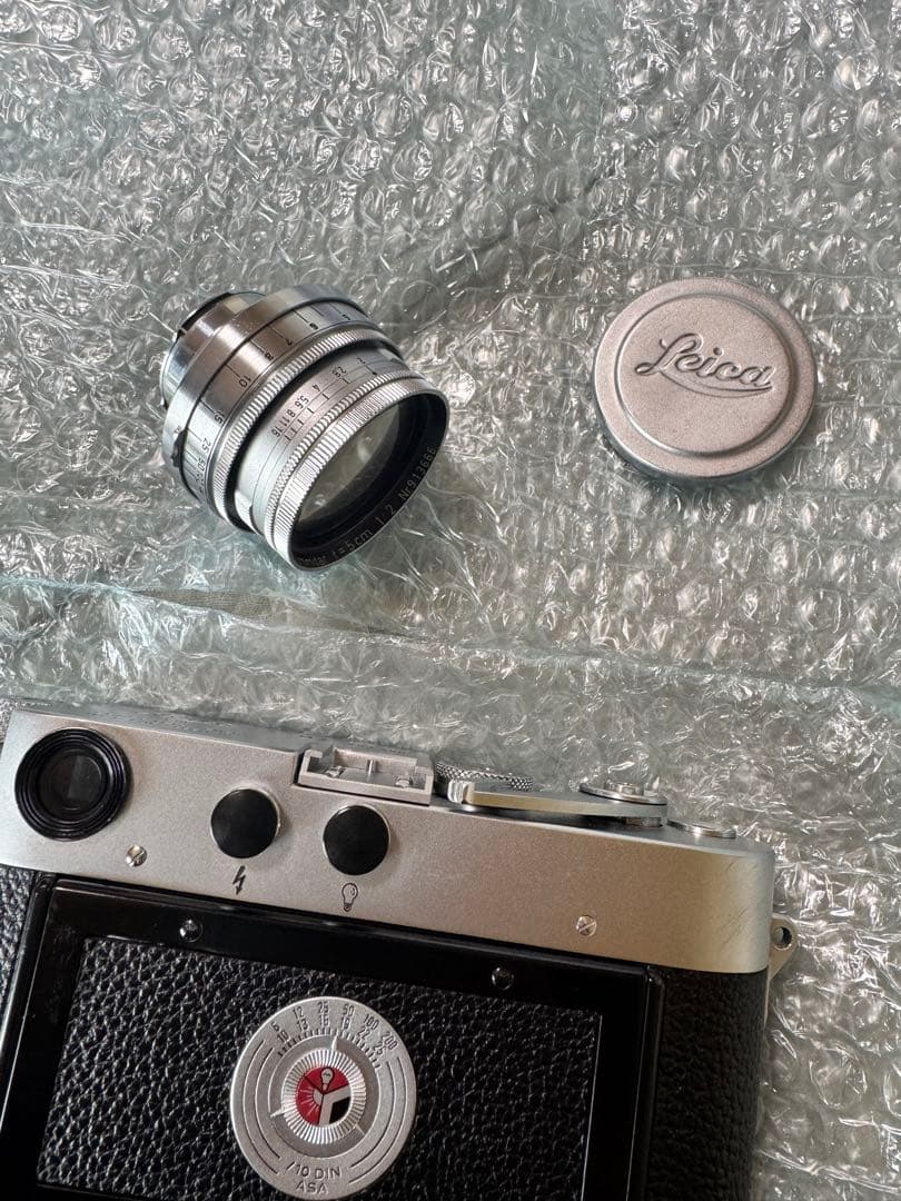 Leica M3 フィルムカメラ 本体とレンズキャップ
