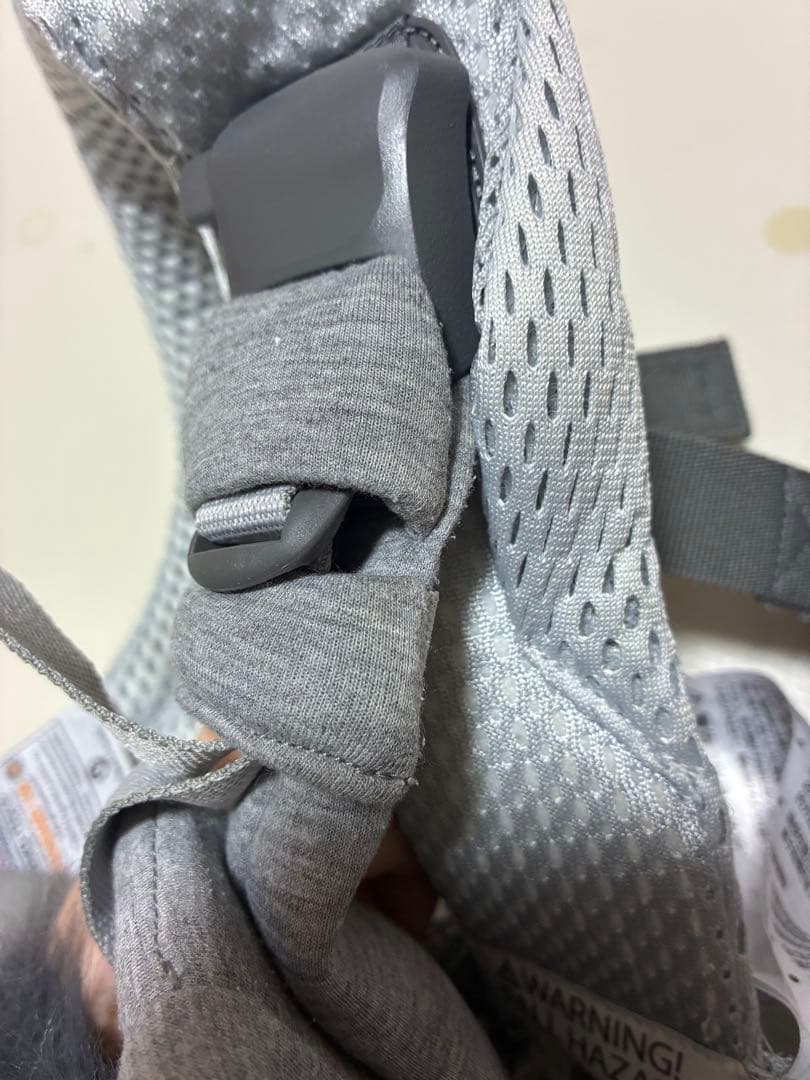 BABYBJÖRN メッシュ抱っこ紐 グレー　ハーモニー