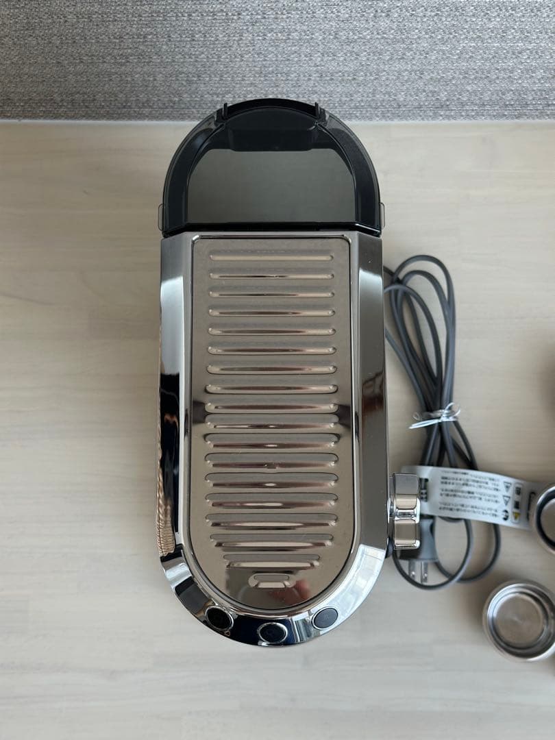 デロンギ デディカ エスプレッソマシン EC680