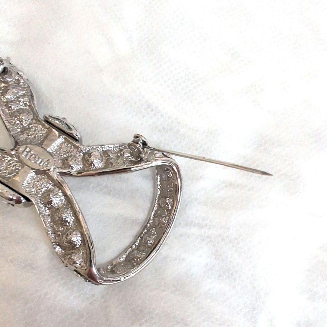 未使用級✨ルネ リボンモチーフブローチ クリスタルビジュー シルバー